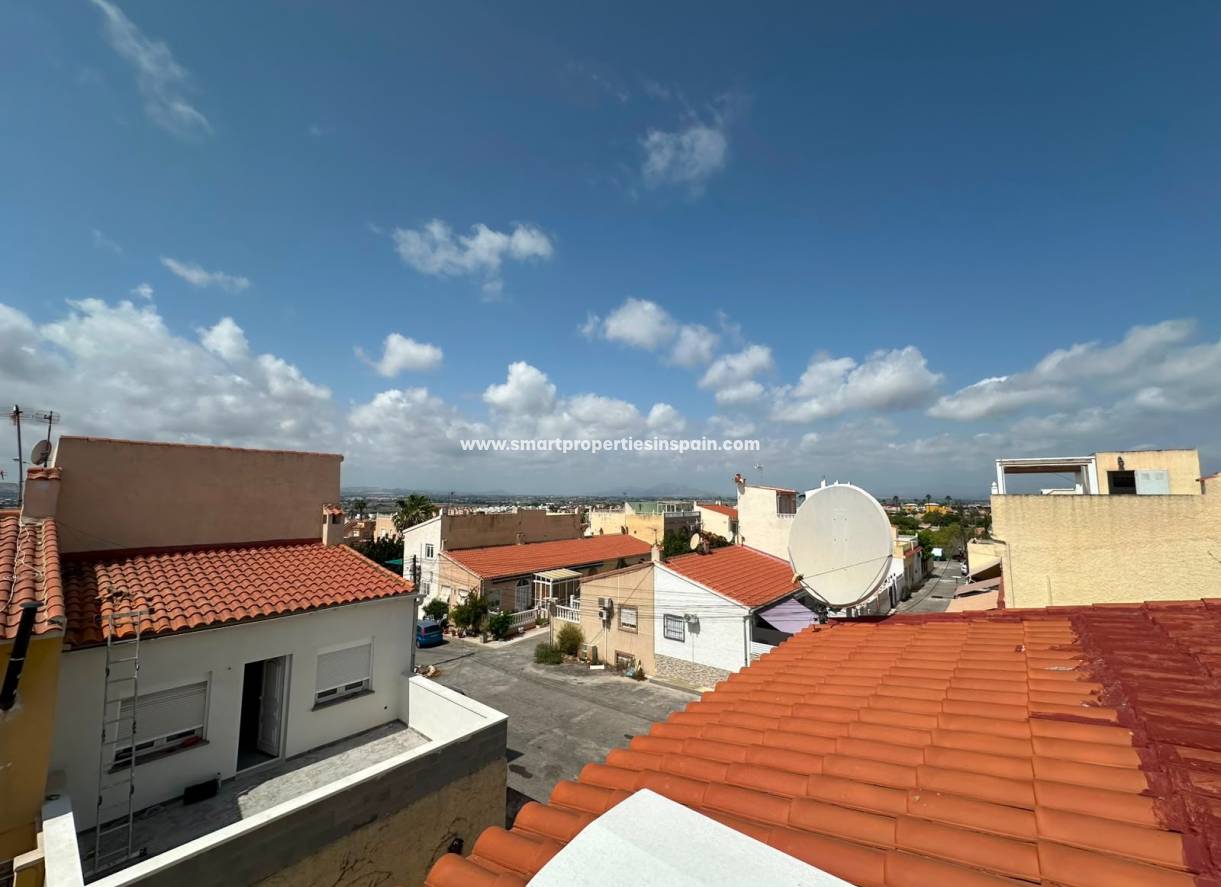 Reventa - Vivienda Adosada - La Marina - Urbanización La Marina