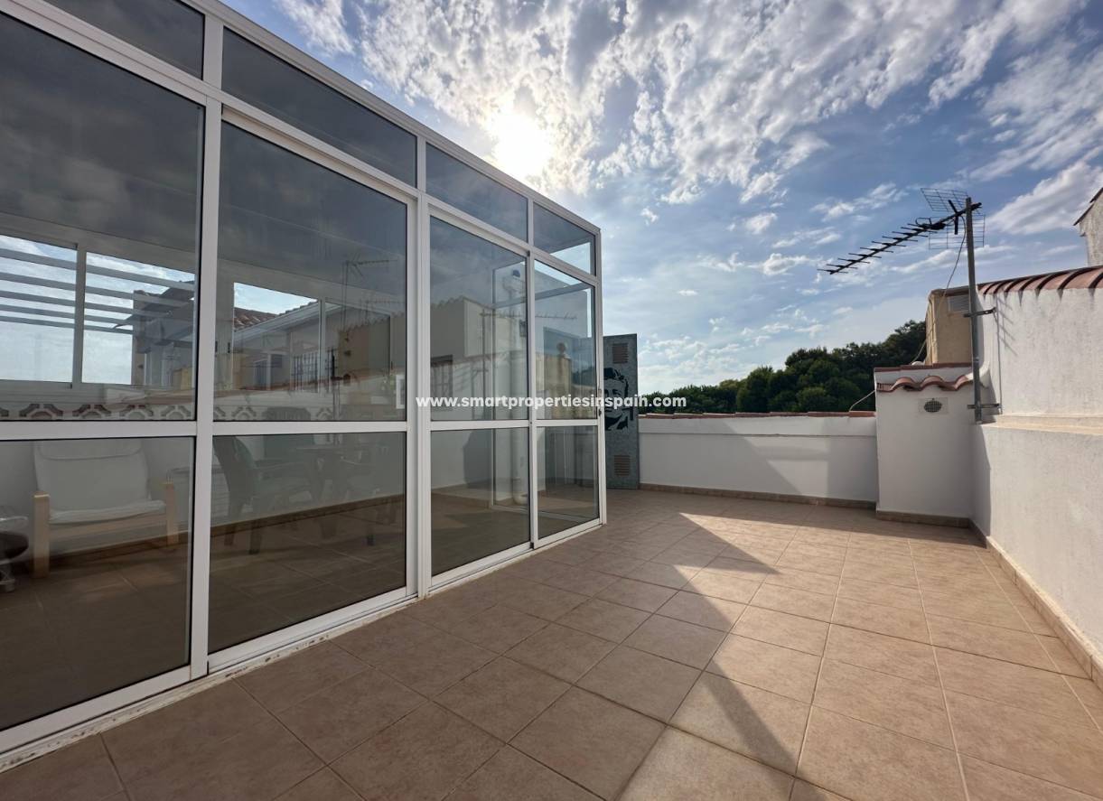 Reventa - Vivienda Adosada - La Marina - Urbanización La Marina