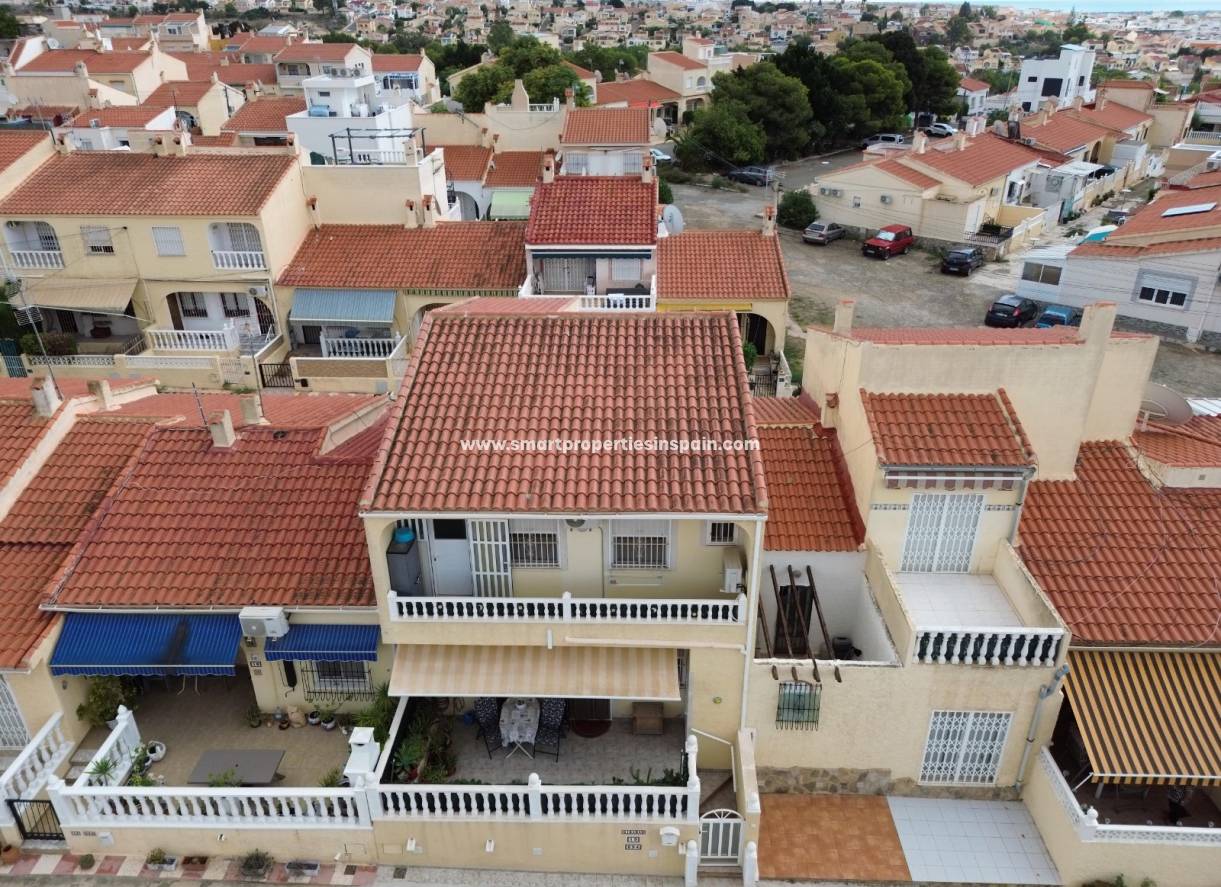 Reventa - Vivienda Adosada - La Marina - Urbanización La Marina