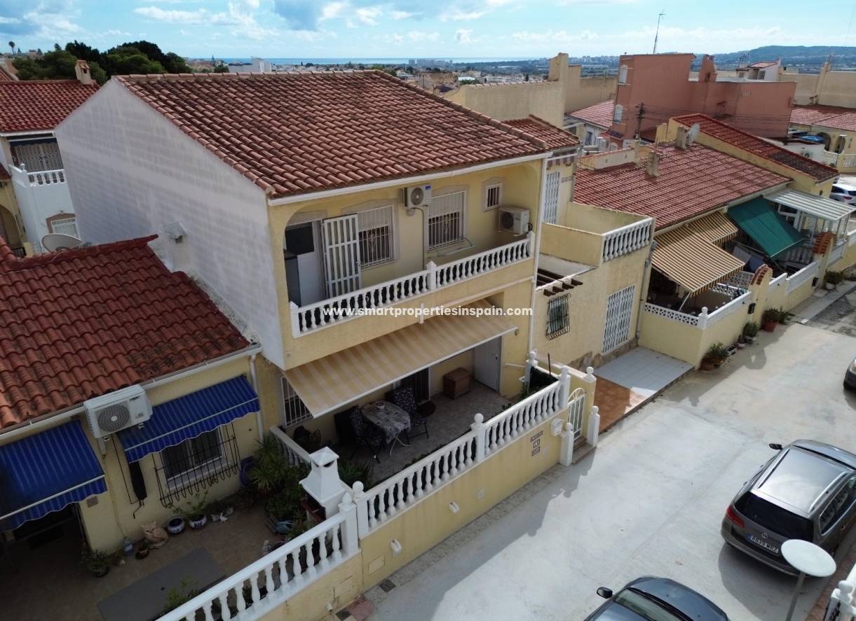 Reventa - Vivienda Adosada - La Marina - Urbanización La Marina