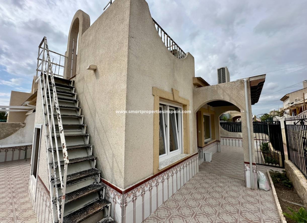 Reventa - Vivienda Semi Adosada - La Marina - Urbanización La Marina