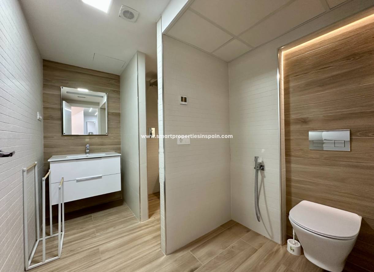 Reventa - Vivienda Semi Adosada - La Marina - Urbanización La Marina