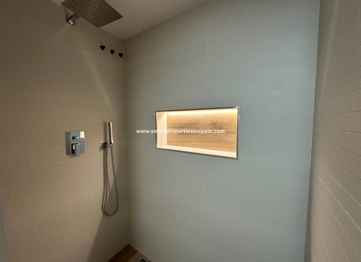 Reventa - Vivienda Semi Adosada - La Marina - Urbanización La Marina