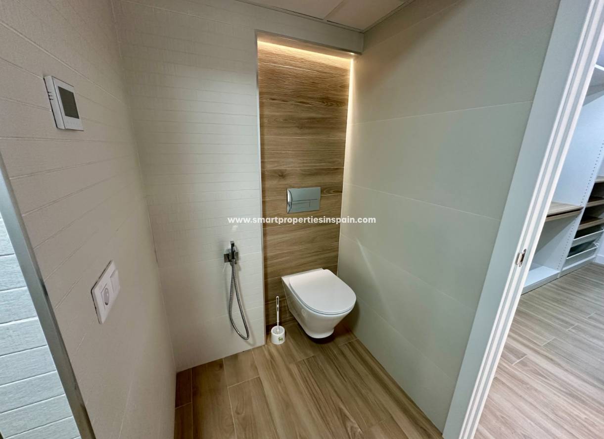 Reventa - Vivienda Semi Adosada - La Marina - Urbanización La Marina
