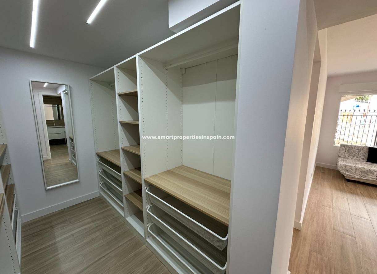 Reventa - Vivienda Semi Adosada - La Marina - Urbanización La Marina