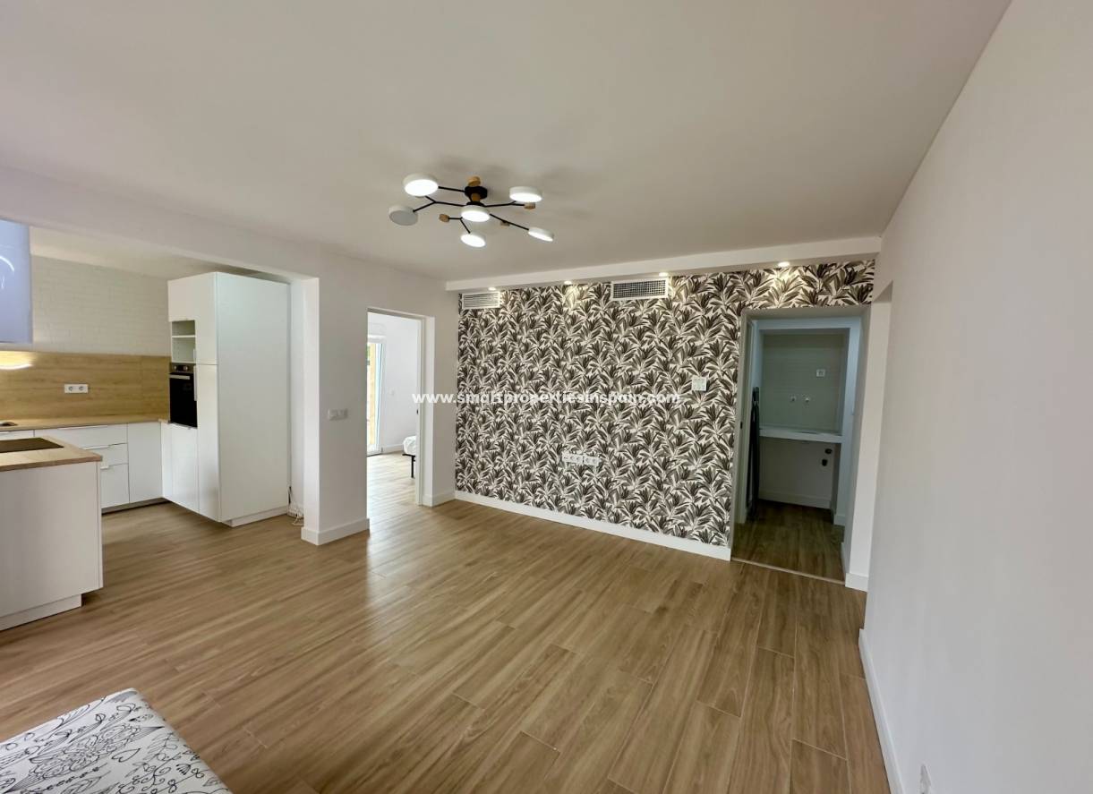 Reventa - Vivienda Semi Adosada - La Marina - Urbanización La Marina