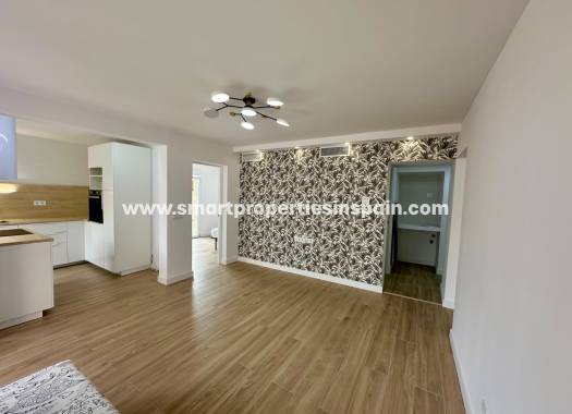 Reventa - Vivienda Semi Adosada - La Marina - Urbanización La Marina
