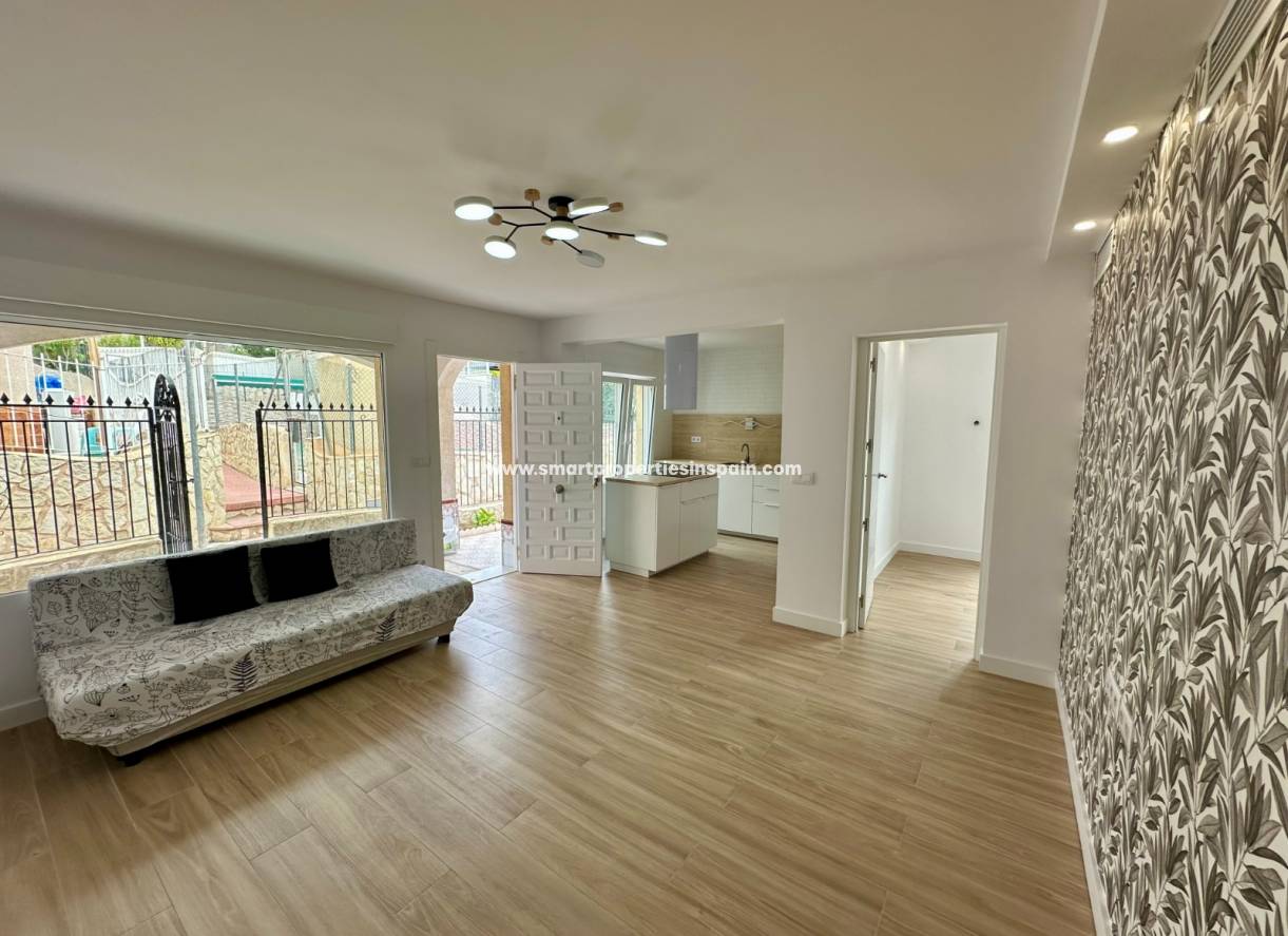 Reventa - Vivienda Semi Adosada - La Marina - Urbanización La Marina