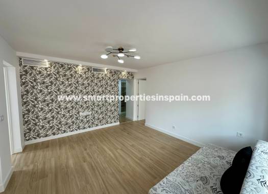 Reventa - Vivienda Semi Adosada - La Marina - Urbanización La Marina
