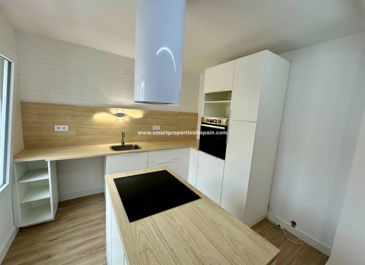 Reventa - Vivienda Semi Adosada - La Marina - Urbanización La Marina