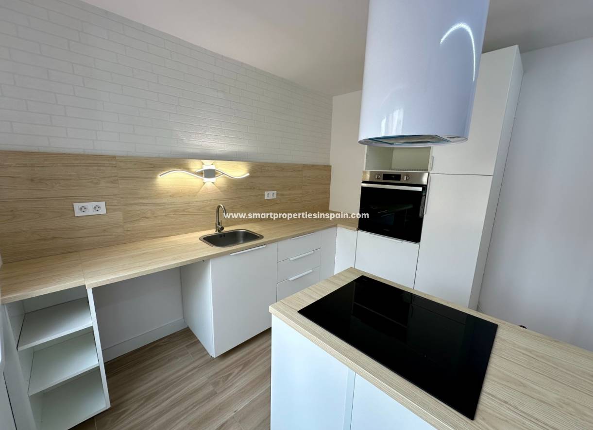Reventa - Vivienda Semi Adosada - La Marina - Urbanización La Marina