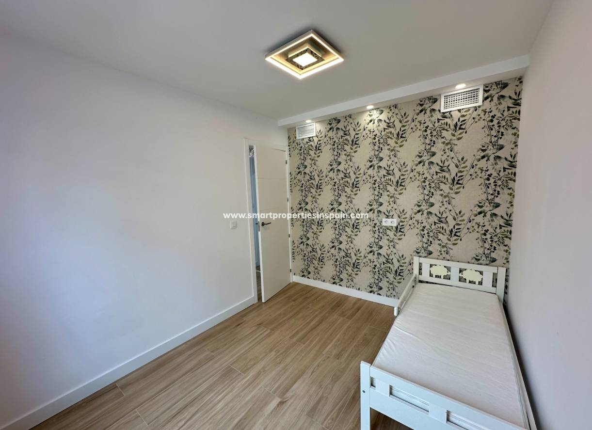 Reventa - Vivienda Semi Adosada - La Marina - Urbanización La Marina