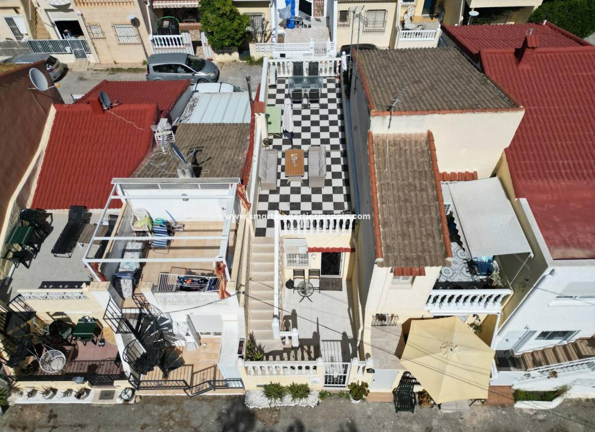 Reventa - Vivienda Semi Adosada - La Marina - Urbanización La Marina