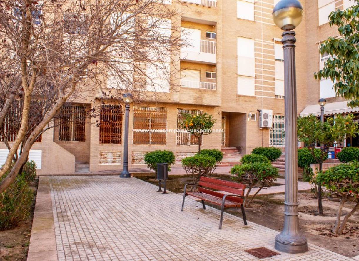 Revente - commercial - La Marina - La Marina Village