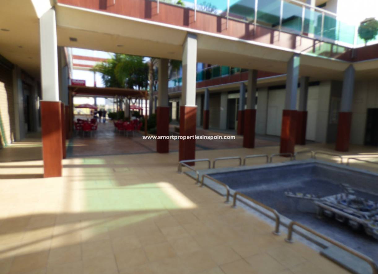 Revente - commercial - La Marina - Urbanización La Marina