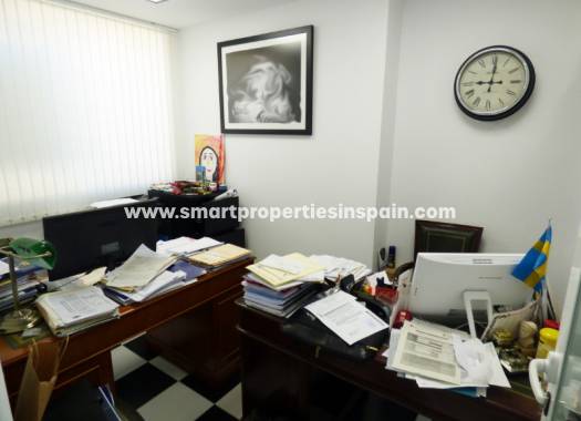 Revente - commercial - La Marina - Urbanización La Marina