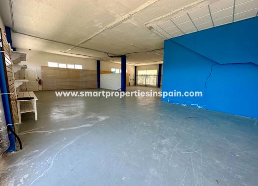 Revente - commercial - La Marina - Urbanización La Marina
