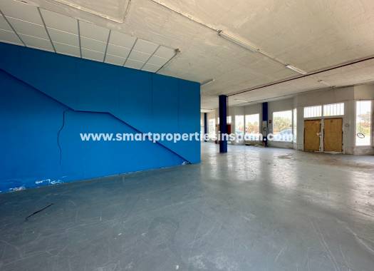 Revente - commercial - La Marina - Urbanización La Marina