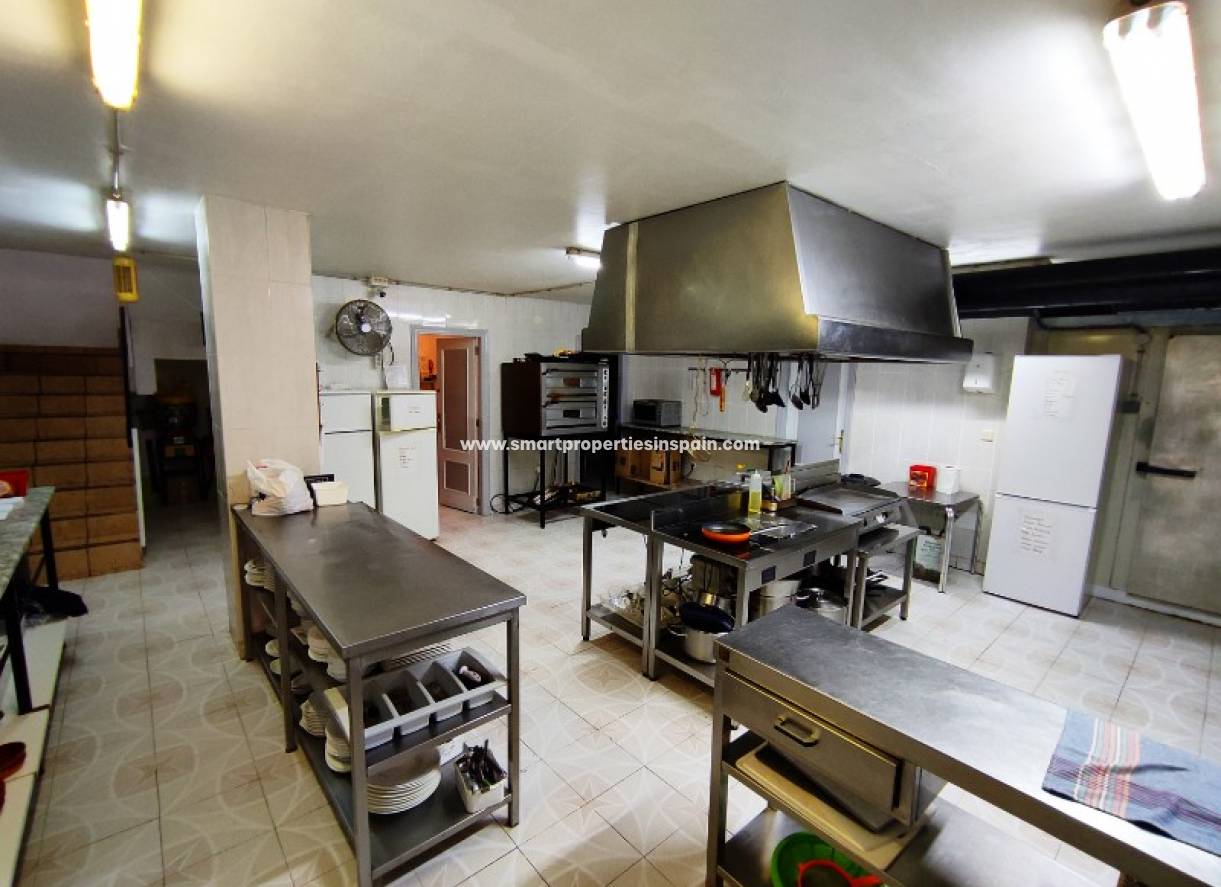 Revente - commercial - La Marina