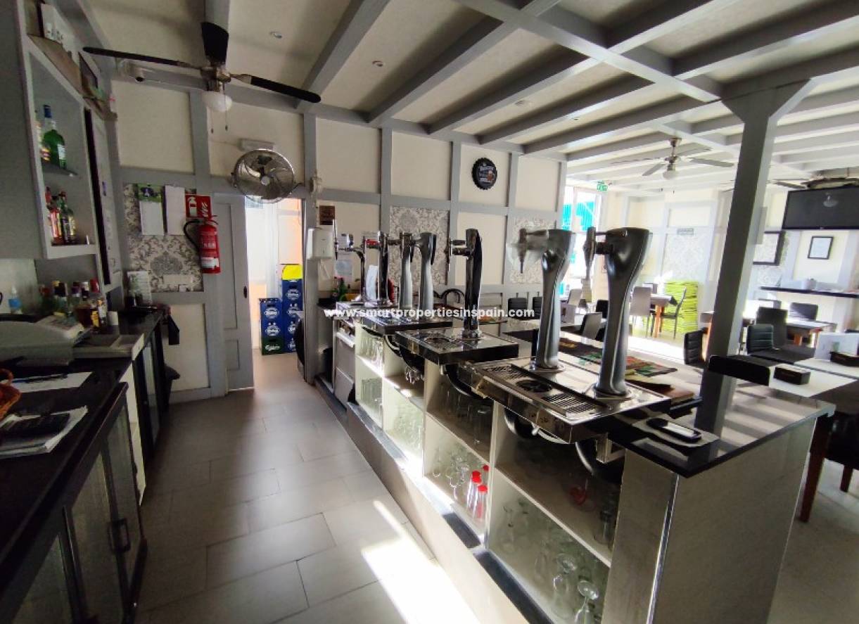 Revente - commercial - La Marina