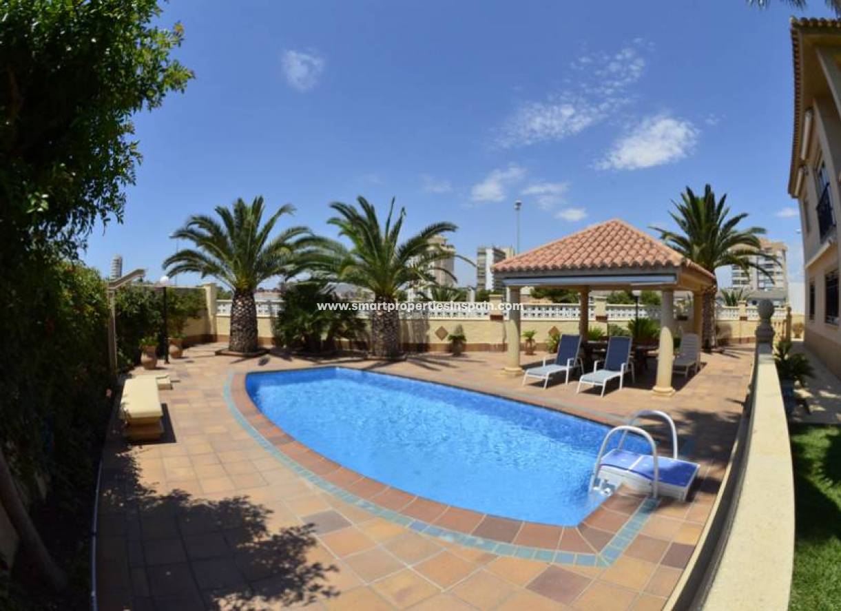 Revente - Maison Individuelle - Alicante