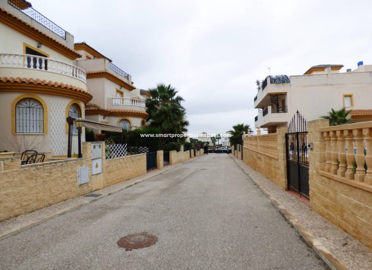 Revente - Maison Individuelle - La Marina - Urbanización La Marina