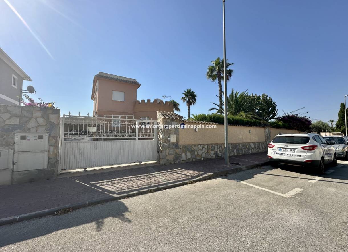 Revente - Maison Individuelle - La Marina - Urbanización La Marina
