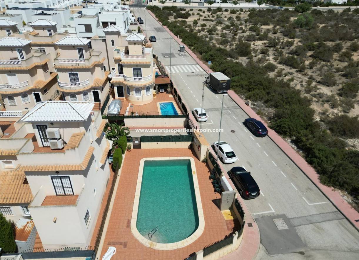 Revente - Maison Individuelle - La Marina - Urbanización La Marina