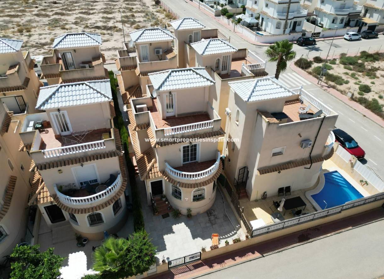 Revente - Maison Individuelle - La Marina - Urbanización La Marina