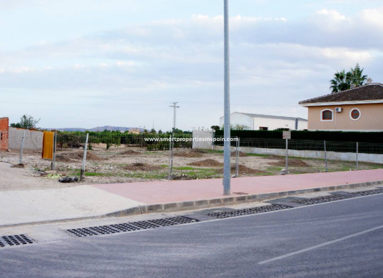 Revente - Terrain - Daya Nueva