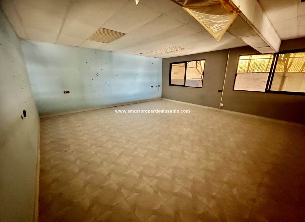 Revente - Zone industrielle - Catral