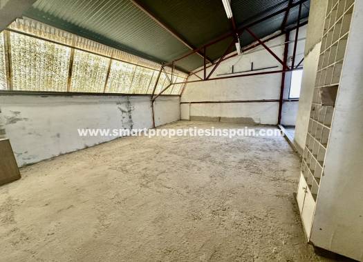 Revente - Zone industrielle - Catral