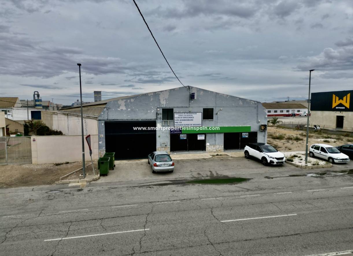 Revente - Zone industrielle - Catral