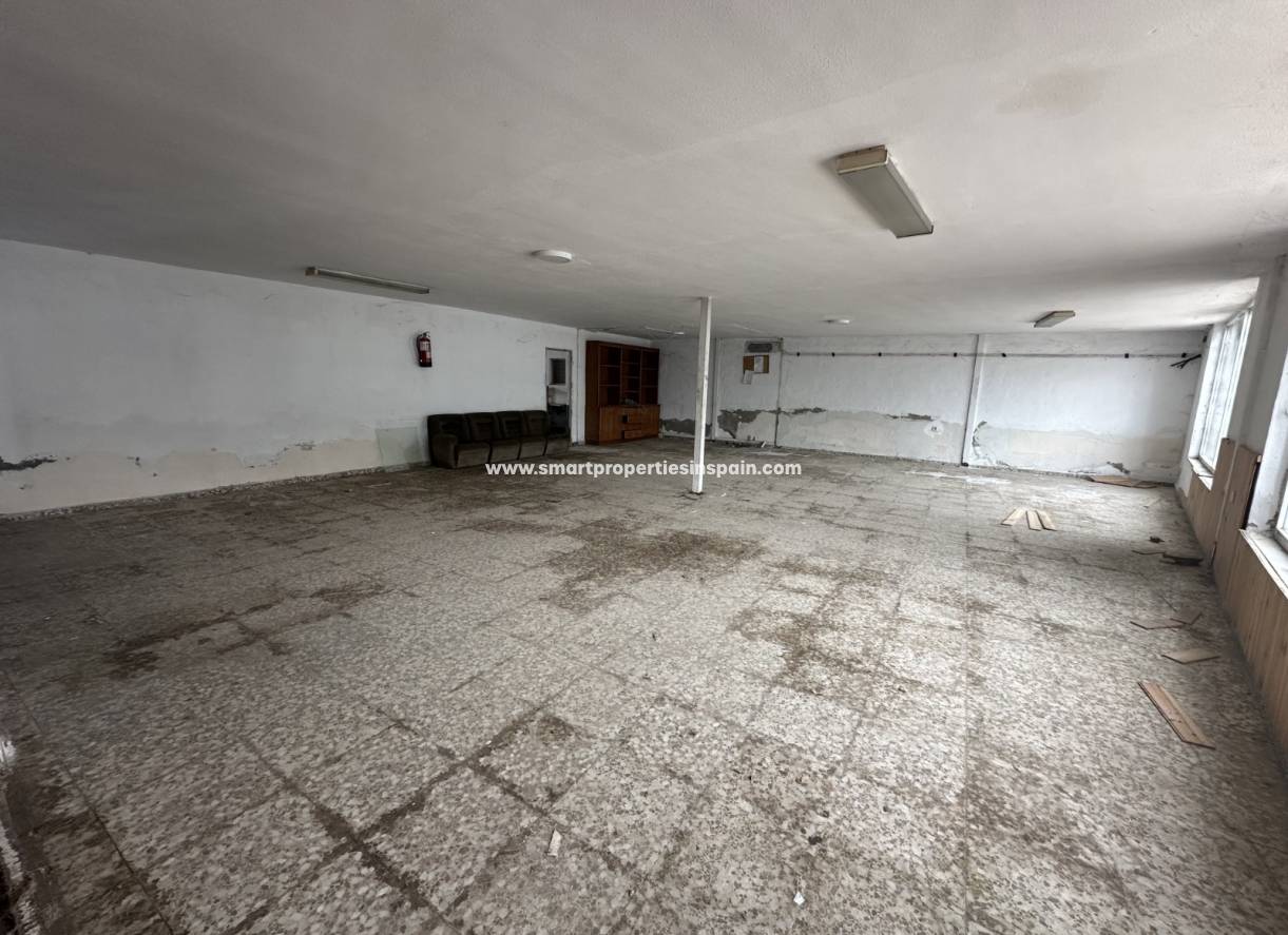 Revente - Zone industrielle - Catral