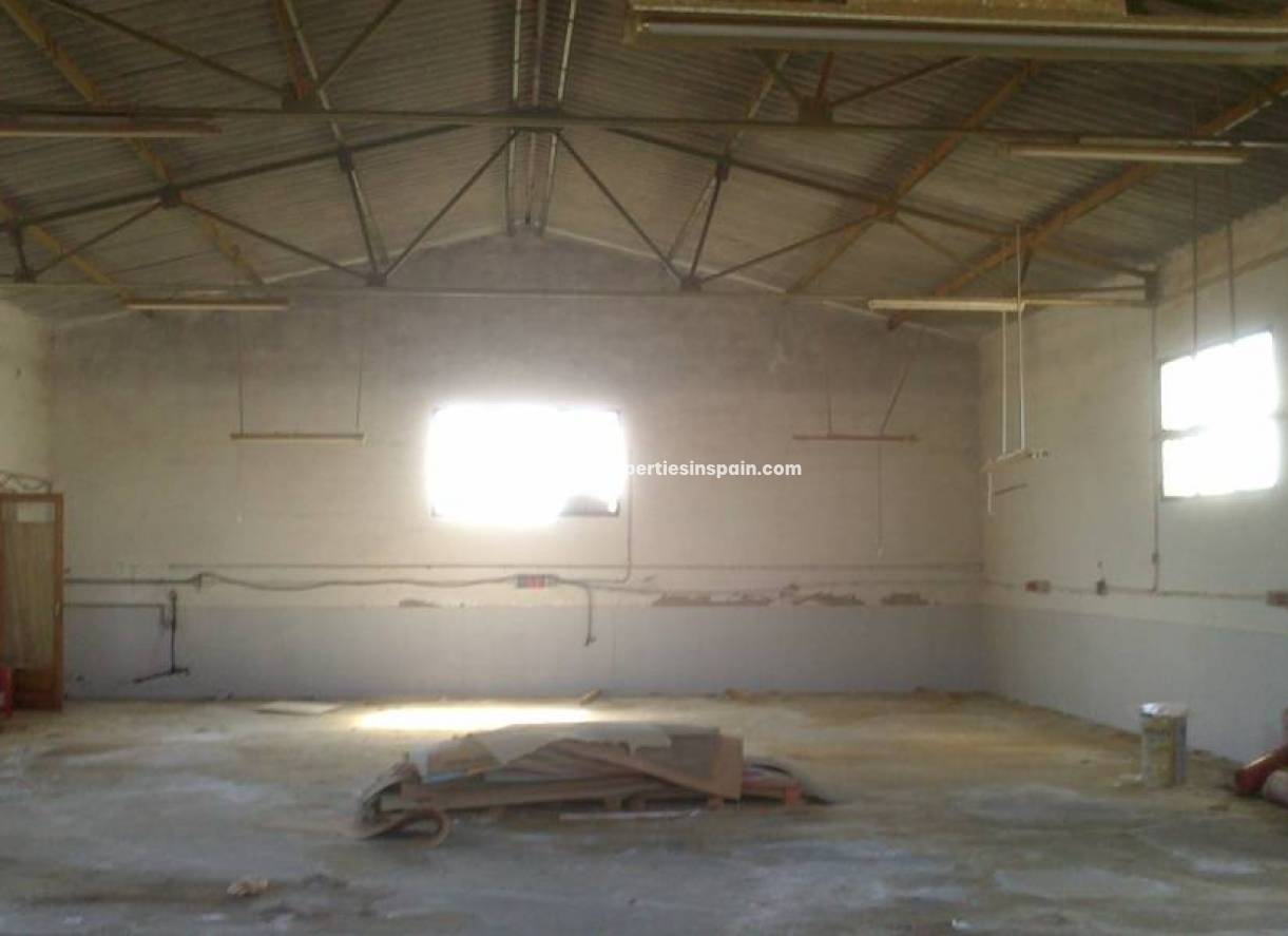 Revente - Zone industrielle - Elche
