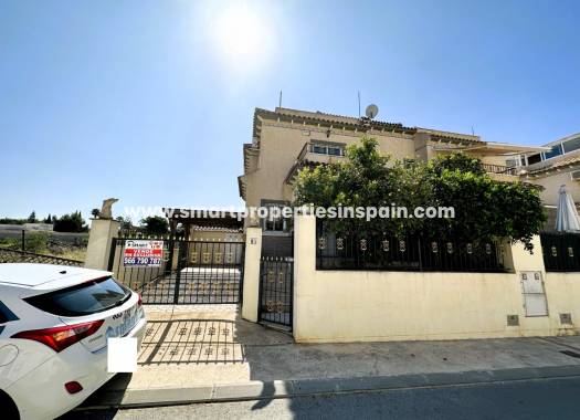 Semi Detached Villa - Resale - La Marina - Urbanizacion la marina