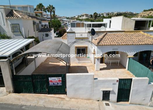 Semi Detached Villa - Resale - La Marina - Urbanización La Marina
