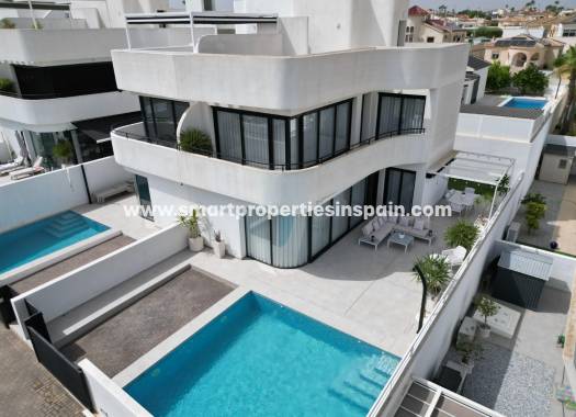 Semi Detached Villa - Reventa - La Marina - Urbanización La Marina