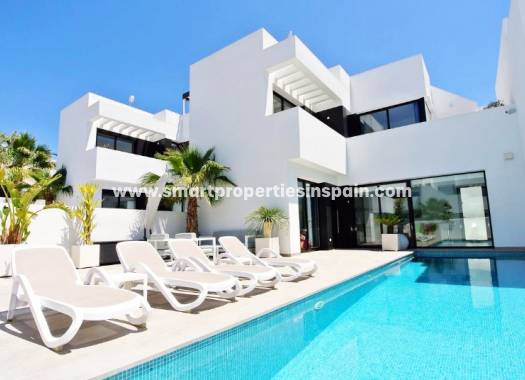 Semi Detached Villa - Verkauf - La Marina - Urbanización La Marina