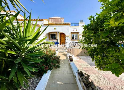 Semi Detached Villa - Wiederverkauf - La Marina - Urbanización La Marina