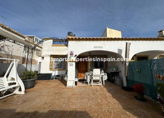 Semi Detached Villa - Wiederverkauf - La Marina - Urbanización La Marina