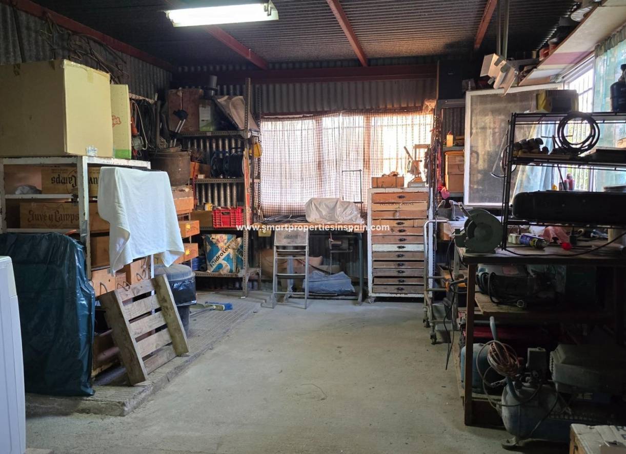 STORAGE ROOM