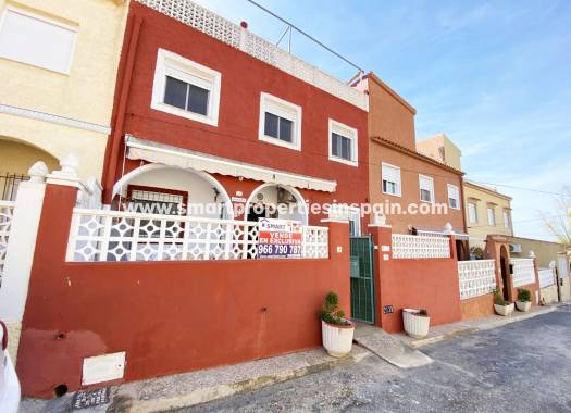 Town House - Resale - La Marina - Urbanización La Marina