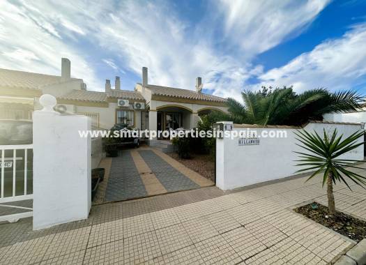 Town House - Resale - La Marina - Urbanización La Marina