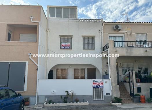 Townhouse - Resale - La Marina - Urbanización La Marina