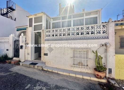 Vivienda Adosada - Alquiler Larga Estancia - La Marina - Urbanización La Marina