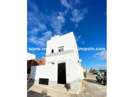 Vivienda Adosada - Reventa - La Marina - 2SP476