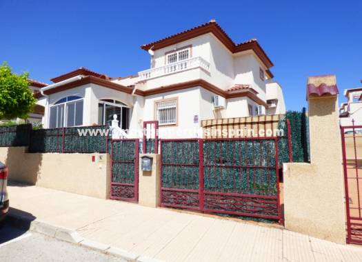 Vivienda Semi Adosada - Reventa - La Marina - SP3784