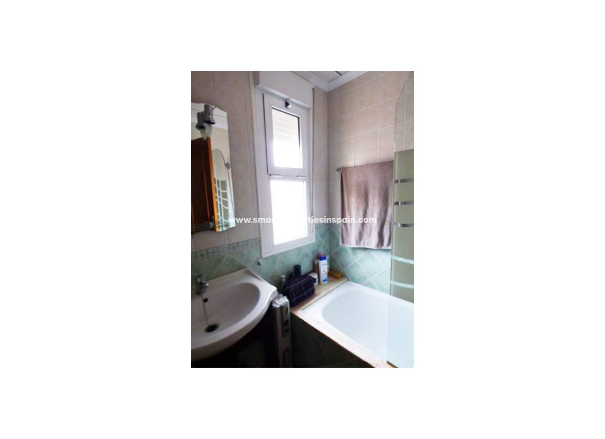 Wederverkoop - apartement - Daya Nueva
