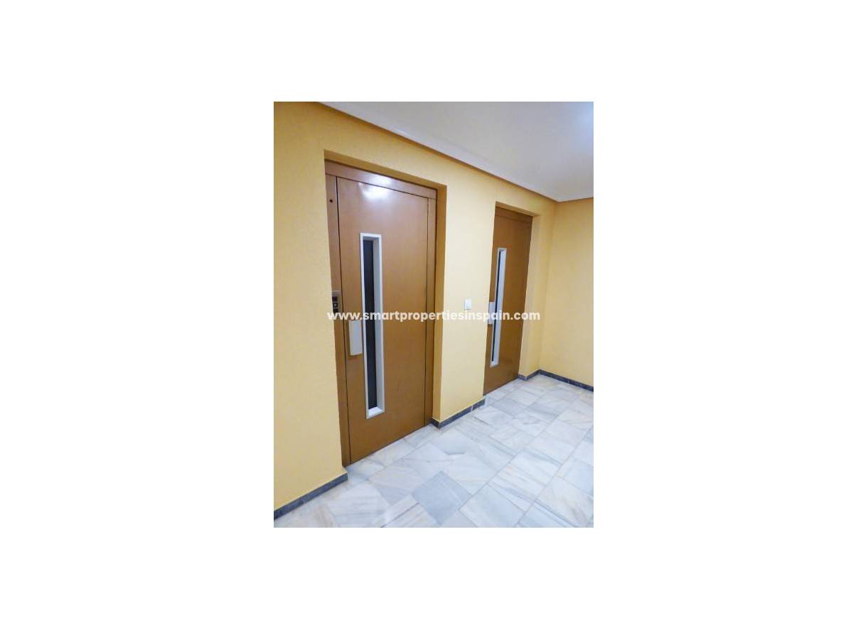 Wederverkoop - apartement - La Marina - Urbanización La Marina